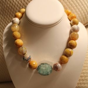 Faceted agate bead necklace